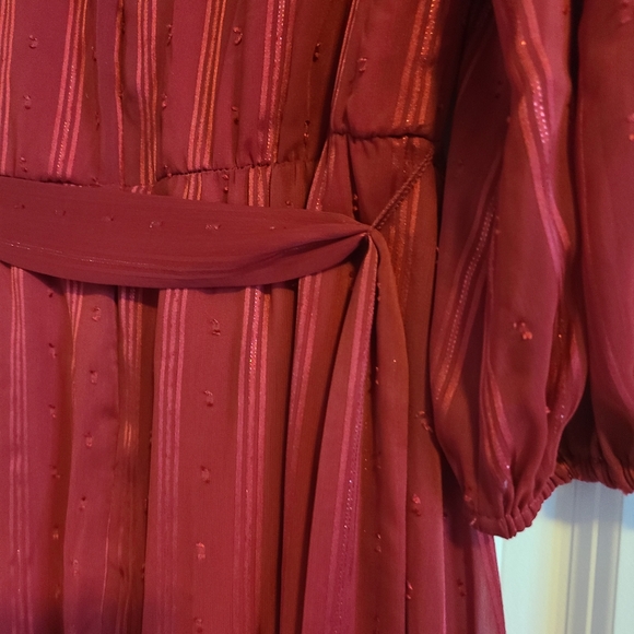 Gabby Skye Scarlet Wrap Dress - Picture 10 of 12